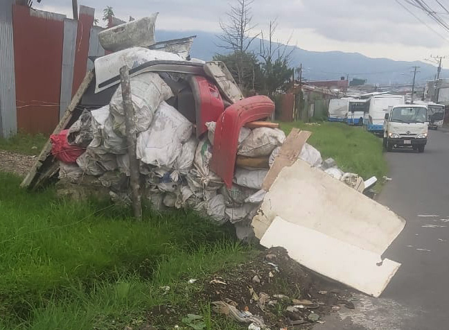 La jornada de recolección de residuos no tradicionales comprende 52 rutas en los siete distritos del cantón.