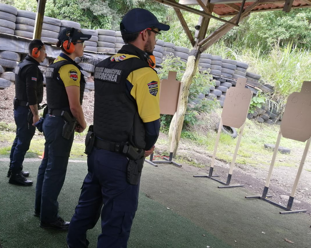 Policías municipales se capacitan constantemente para garantizar el mejor servicio a la comunidad de Goicoechea.
